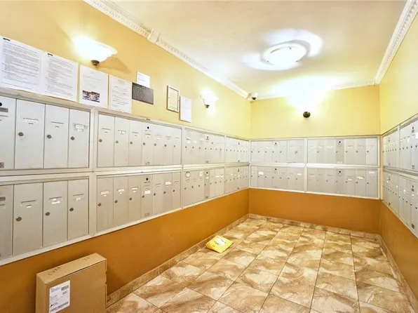 2727 Ocean Parkway image 5 of 6