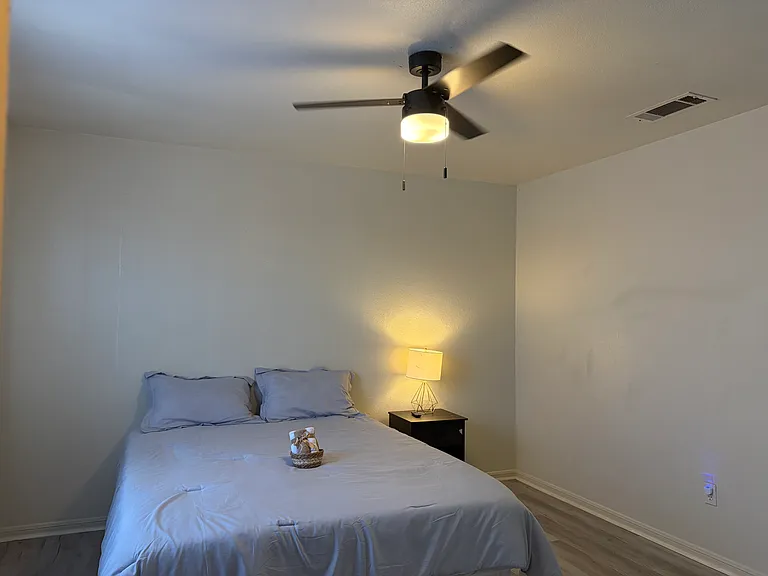 2812 Cantabrian Dr #B — Photo 16