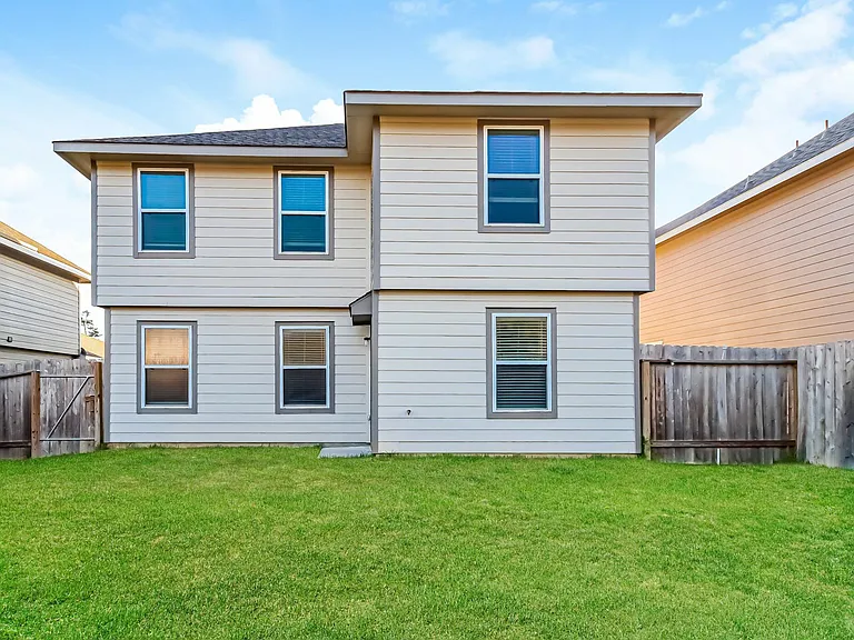2751 Madison Ct — Photo 5