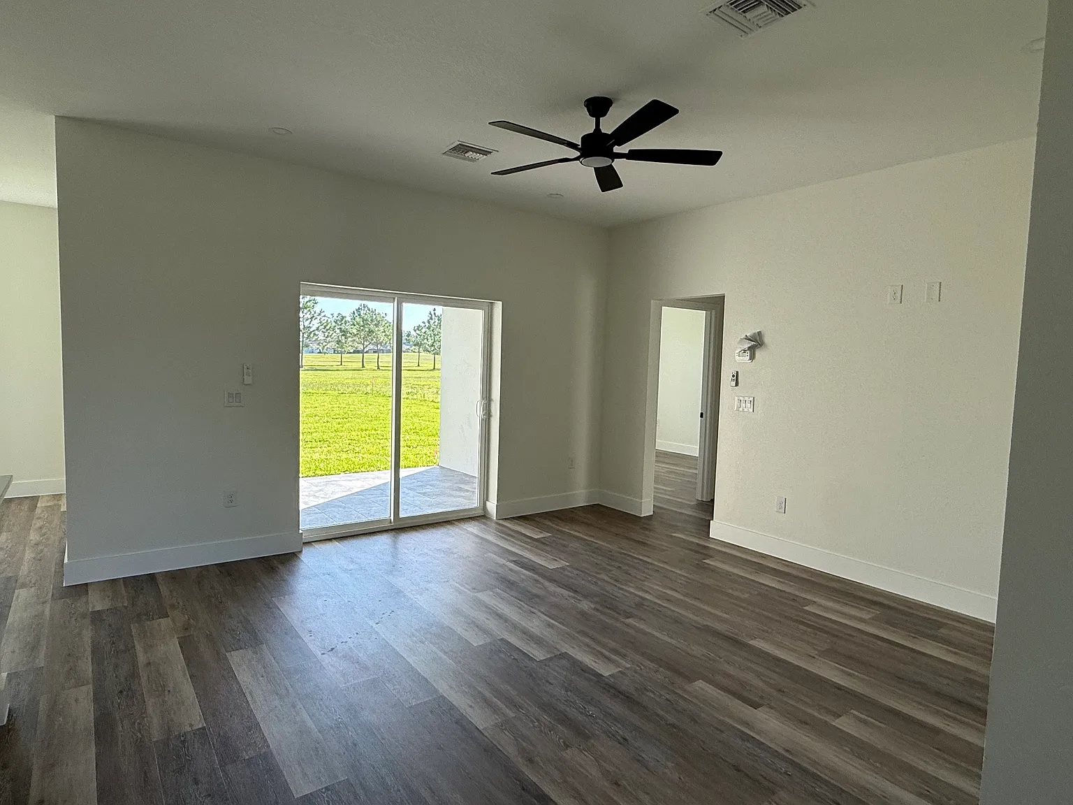 3 bed, 1892 sqft, $2,000 — Photo 4