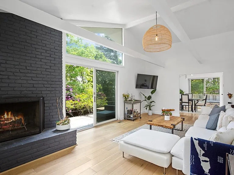 753 Montauk Hwy — Photo 2