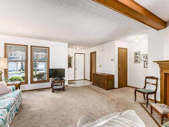 5th image of 3870 Cherrybridge Ln #29-6