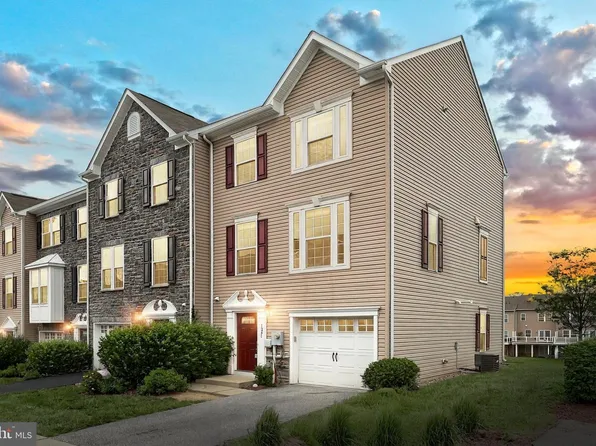 1261 Elderslie Ln, York, PA 17403
