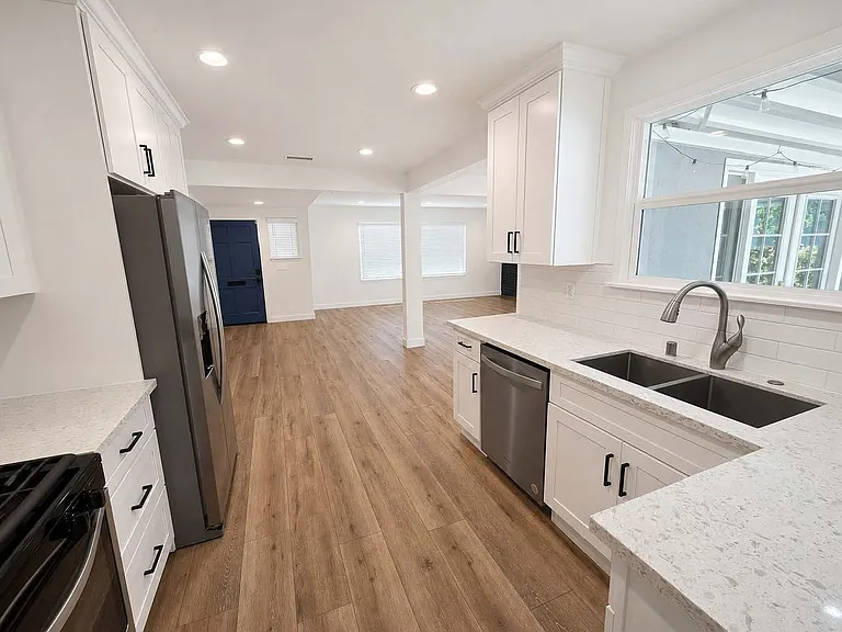 6232 Shirley Ave — Photo 2