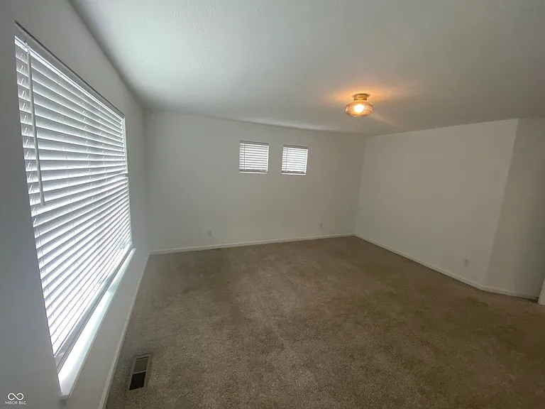 326 Warman Ave — Photo 34