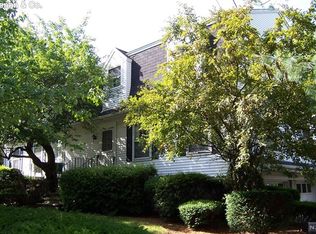 105 Washington Pl #B, Ridgewood, NJ 07450