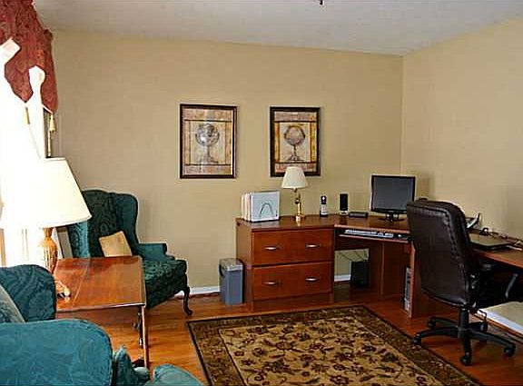 4th image of 11 Enwright Dr