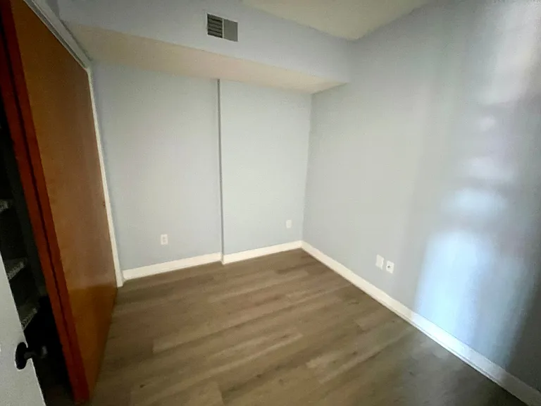 2009 Greene St #304 — Photo 11