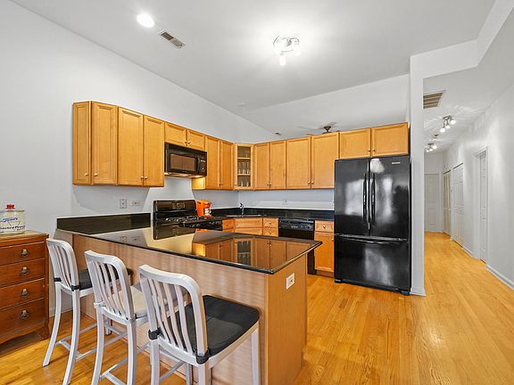 2nd image of 1702 W Chicago Ave #A