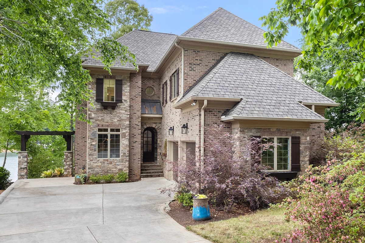 Welcome to 2643 Les Lane - 2643 Les Ln
