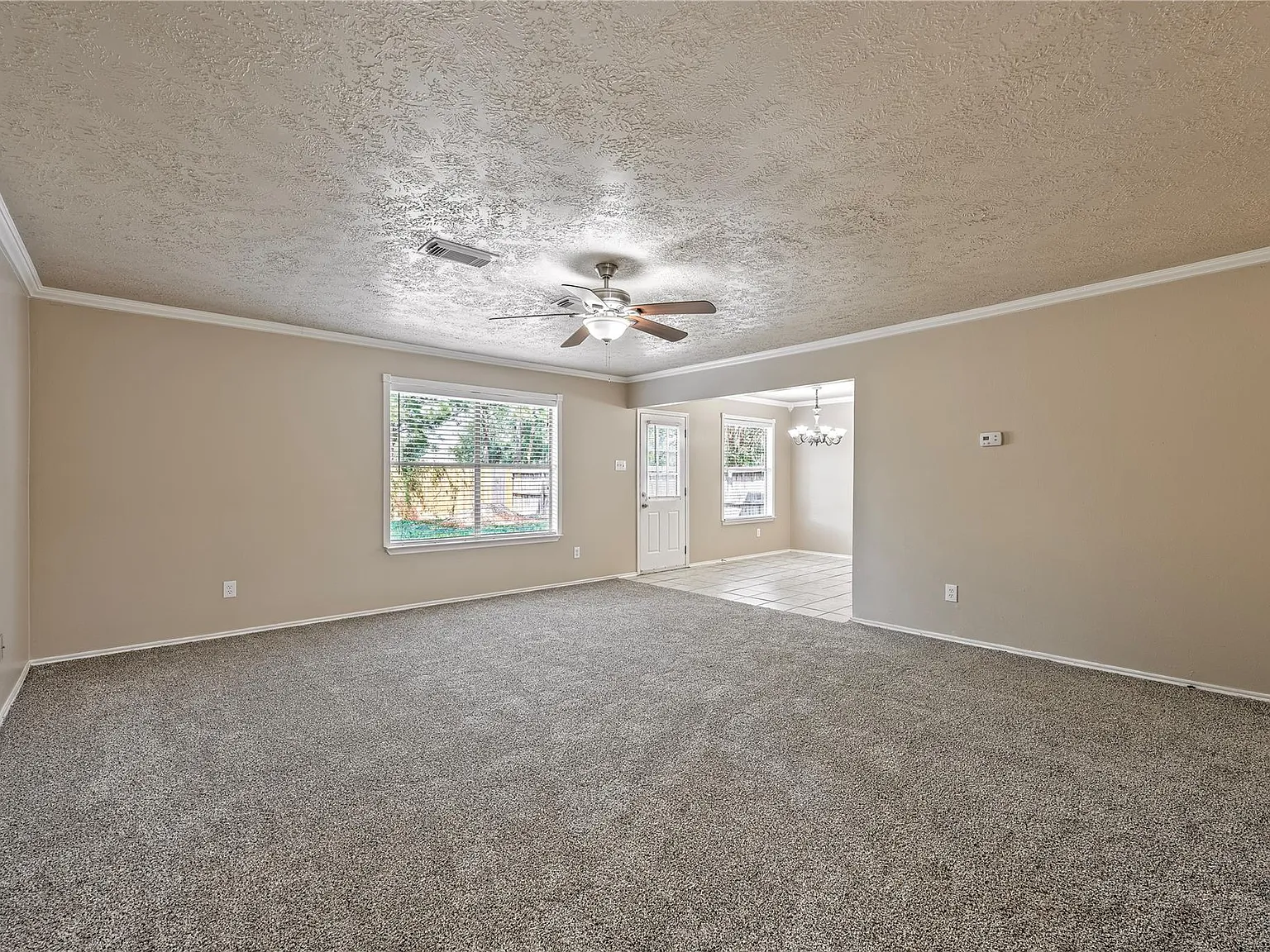 3 bed, 2.5 bath, 1630 sqft, $1,750 — Photo 3