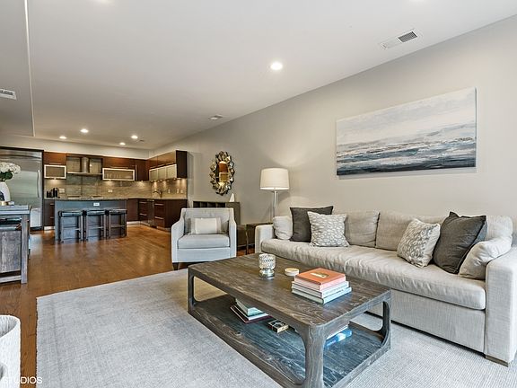 3rd image of 1926 N Lincoln Park W APT 3A