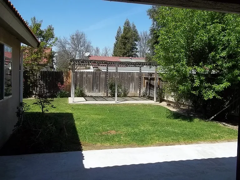 6339 N Delbert Ave — Photo 8