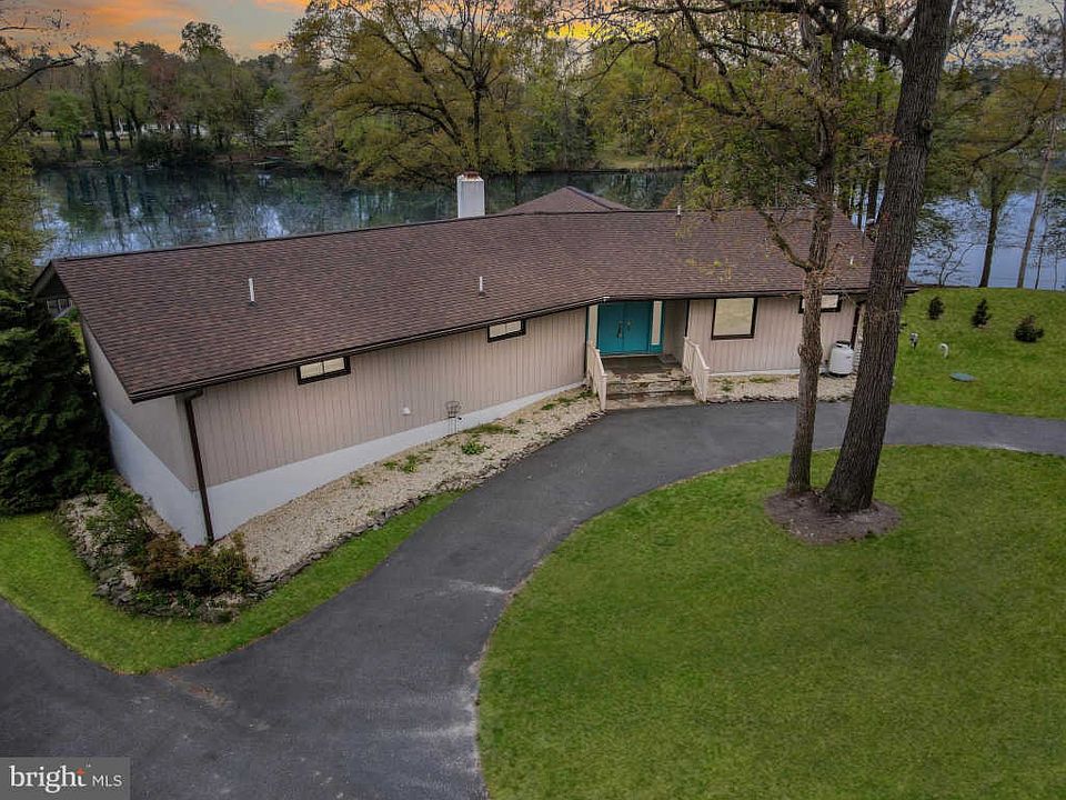 1st image of 24263 Beaver Dam Dr