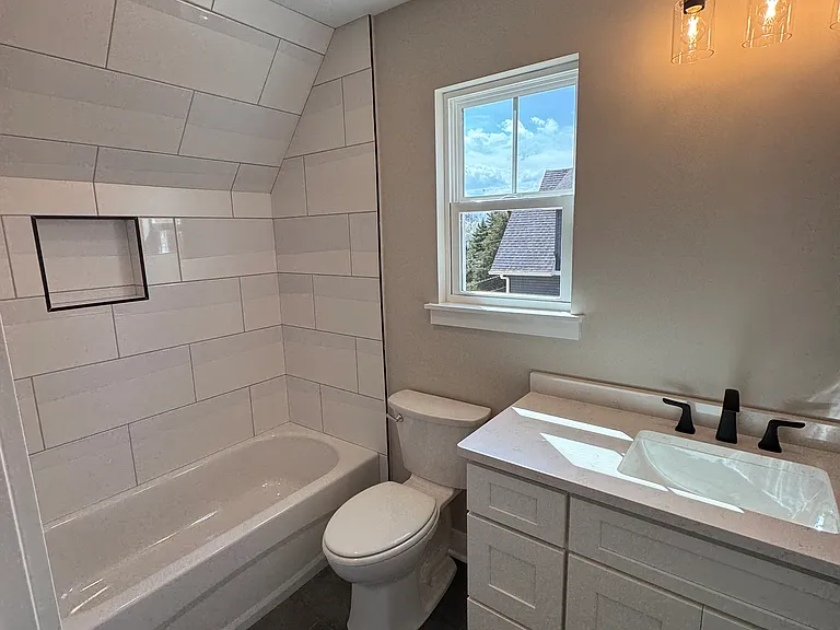801 Sapphire Rd NW — Photo 12