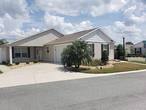 2nd image of 3195 Blythill Ln