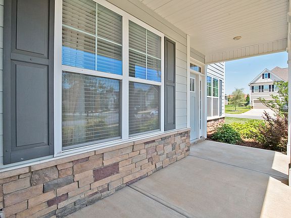 3rd image of 7709 Lazy Hollow Ln