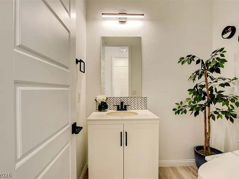 7562 Desert Rhyolite St — Photo 31