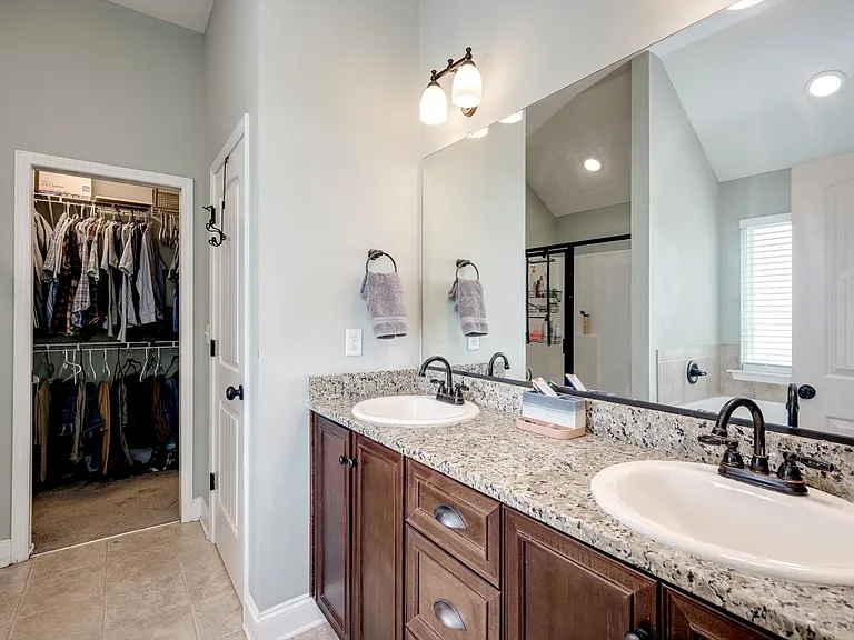 5504 Meghan Ln — Photo 17
