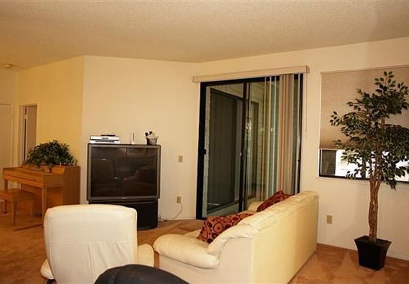3rd image of 1001 Foxchase Dr