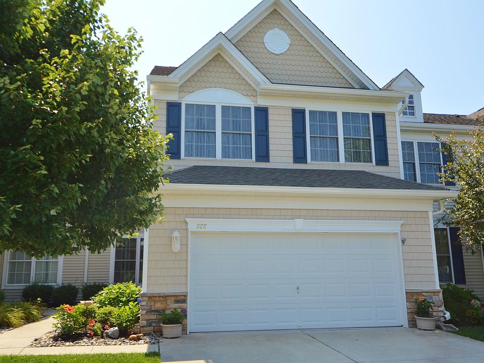 1st image of 908 Saint Andrews Dr #908