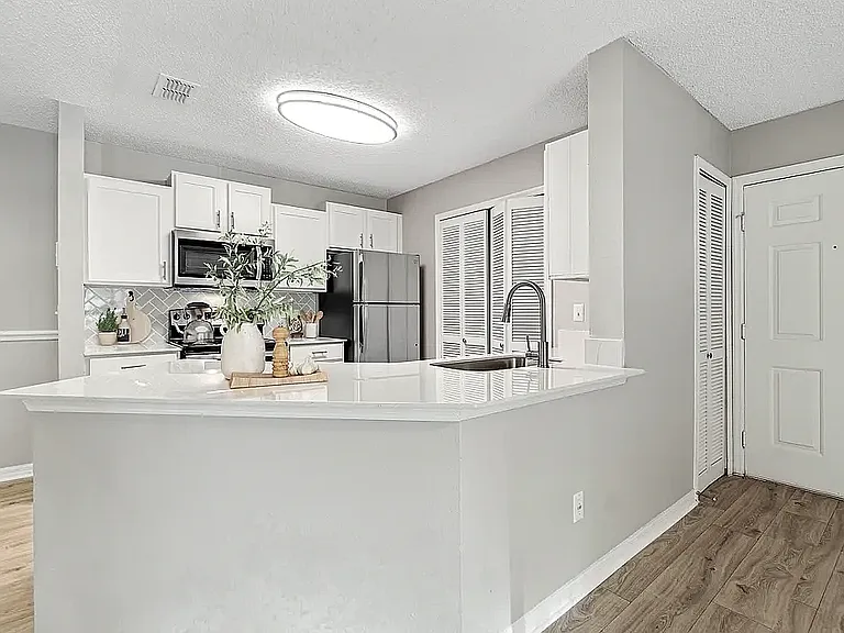 Southside Villas — Photo 11