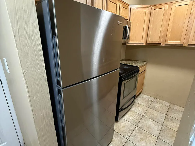 931 N Euclid Ave #216 — Photo 2