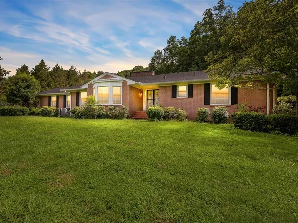 1002 Allenwood Dr, Ashland City, TN 37015
