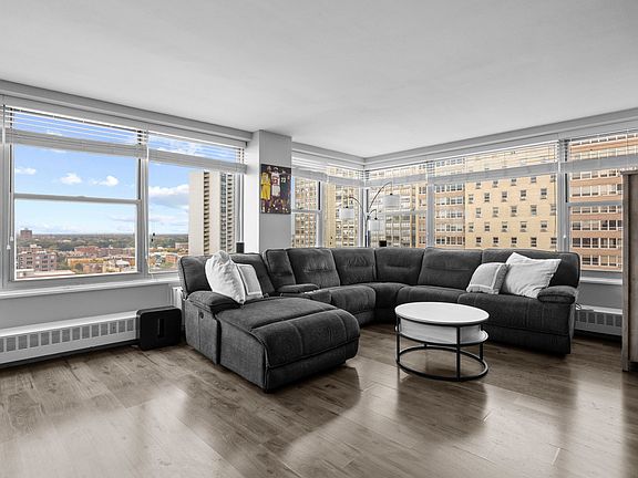 4th image of 3900 N Lake Shore Dr APT 17F