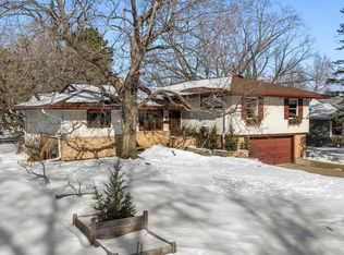 3700 Chowen Curv, Edina, MN 55410