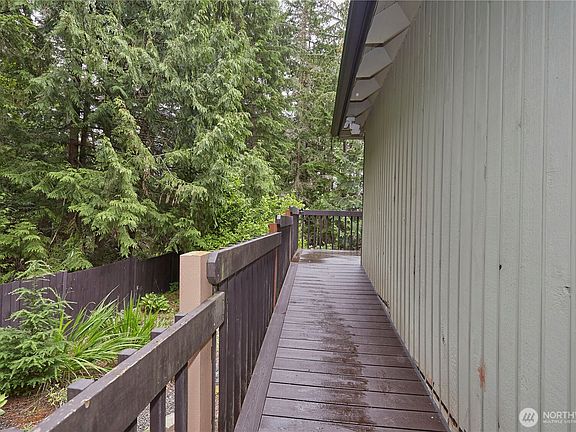 4th image of 690 Peter Hagen Road W