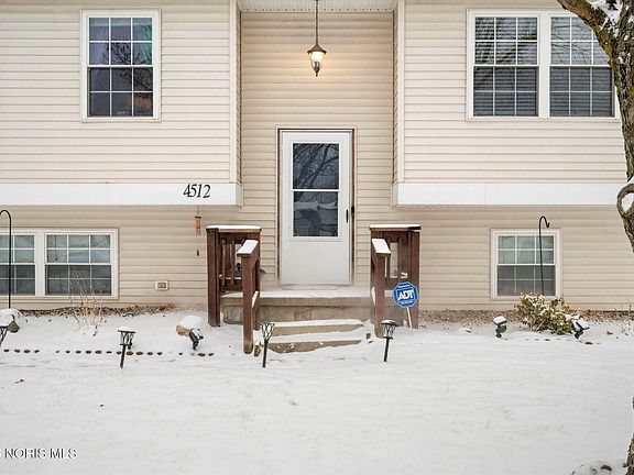 4th image of 4512 Oak Creek Ln