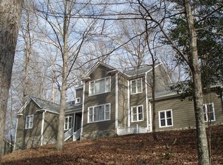 405 Hempstead Rd, Williamsburg, VA 23188