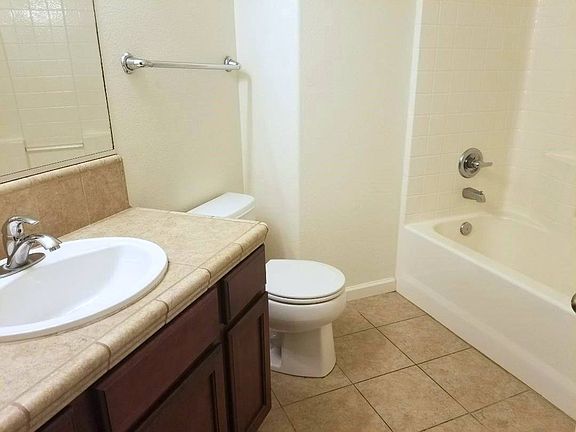 5th image of 2348 N Heron Dr