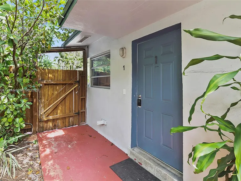 717 SW 13th Ave #1 — Photo 8