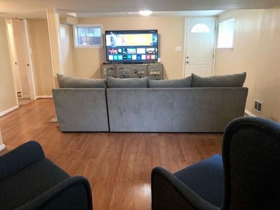 Living space (furniture for show only)