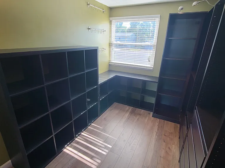 9820 Aylesworth Ln — Photo 30