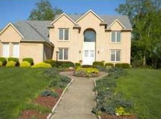 1871 Squirrel Valley Dr, Bloomfield Hills, MI 48304