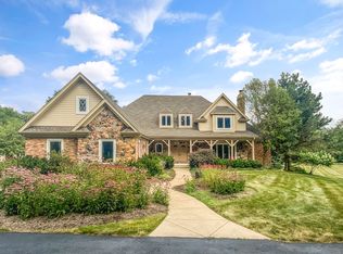 110 Deepwood Rd, Barrington, IL 60010