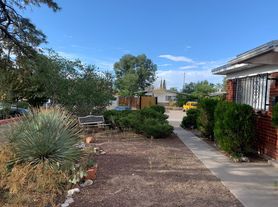 3440 Vail Ave, 2 beds  1.0 baths (800 sqft)