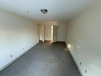 Building Photo - 2680 Hartford Ave #104