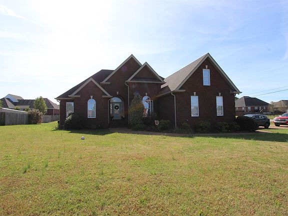 2nd image of 303 Fernwood Ln