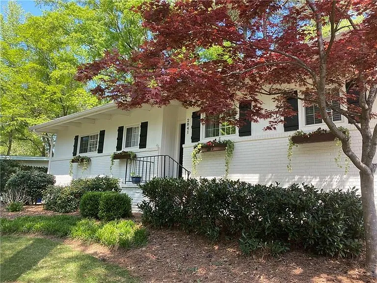 2841 Cravenridge Dr NE — Photo 1