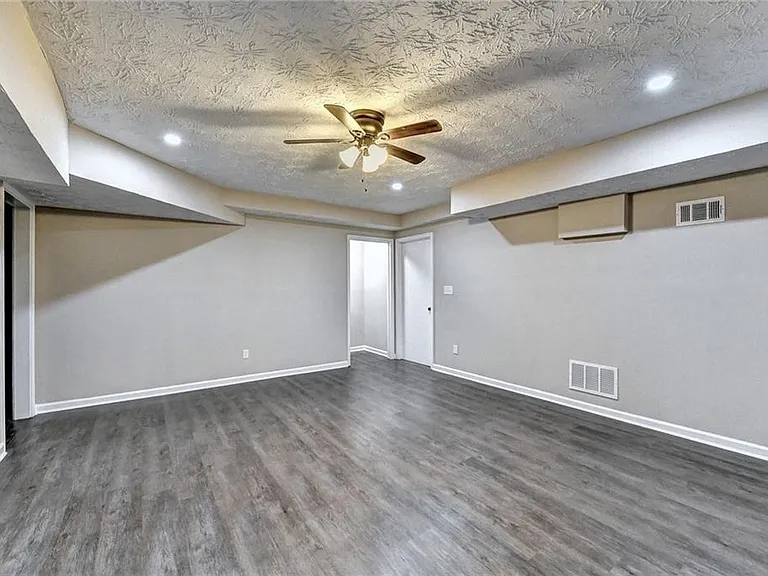 3372 Cottonwood Ln — Photo 14
