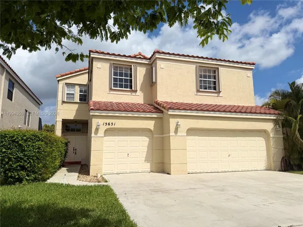 15651 NW 14th Ct, Pembroke Pines, FL 33028