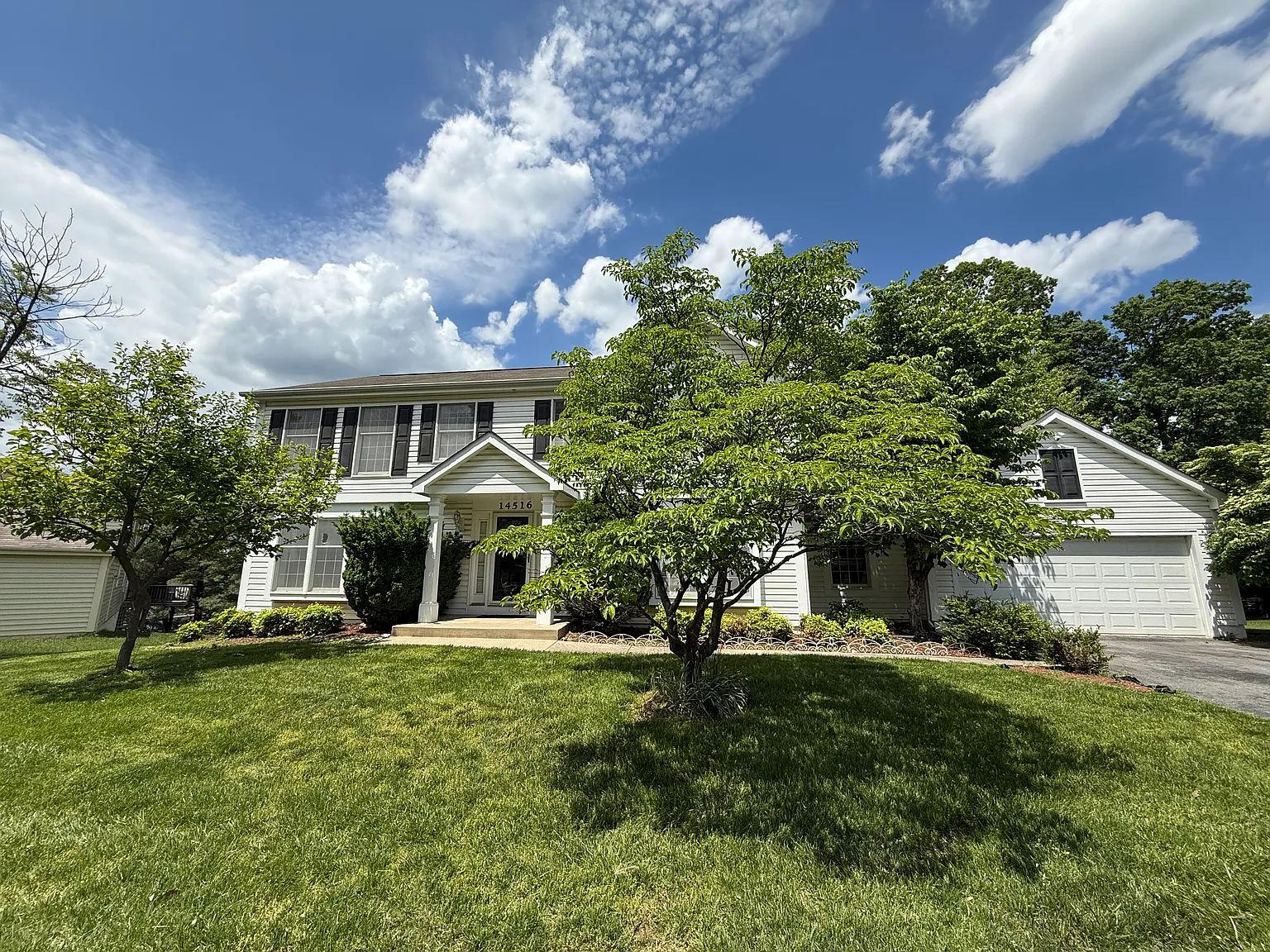 4 bed, 3.5 bath, 3928 sqft, $5,150 — Photo 1