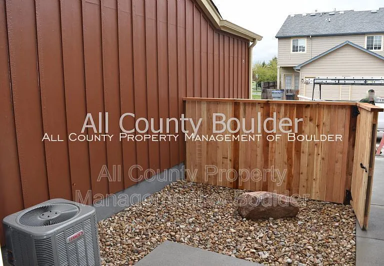 1305 Kestrel Ln #B — Photo 3