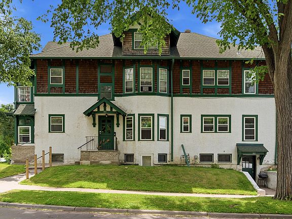 3rd image of 301 W 22nd St
