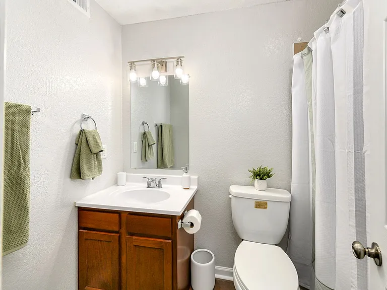 Legend Oaks Gated Community — Photo 47