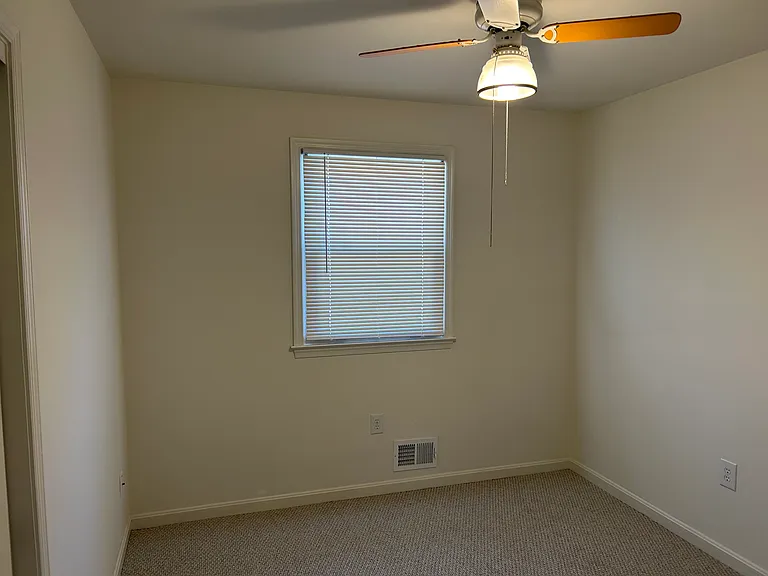 903 Park Ter — Photo 13